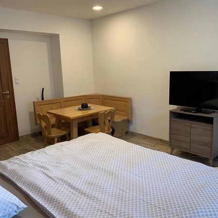 Apartmany Zupanovice Dobris Bagian luar foto